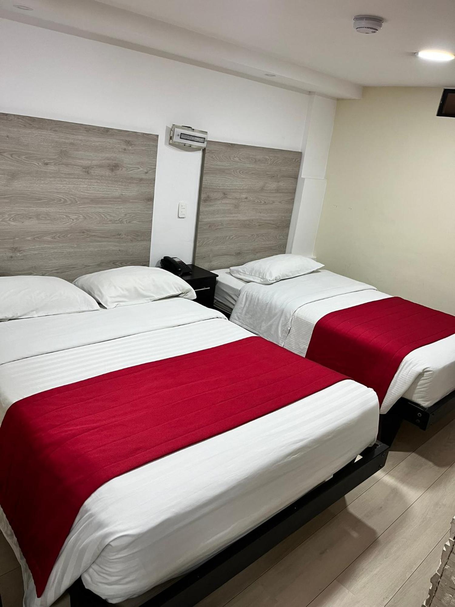אמבאטו Hotel Imperial מראה חיצוני תמונה